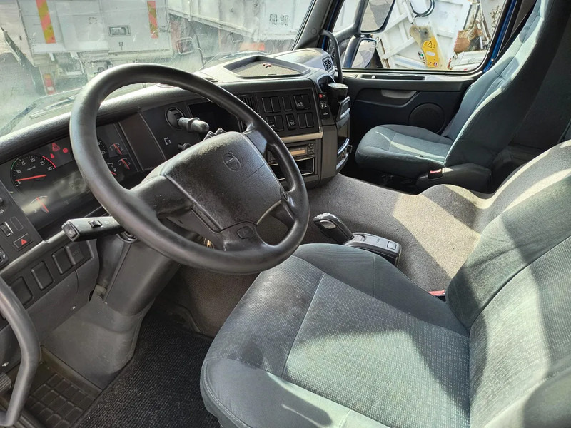 Camião furgão Volvo FM 370 INSULATED BOX - LIFT/STEERING AXLE - BICOOL AIRCO: foto 9