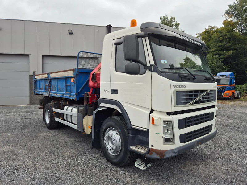 Volvo FM 9.300 TIPPER - HMF 1060K3 CRANE - Camião basculante, Camião grua: foto 3 Volvo FM 9.300 TIPPER - HMF 1060K3 CRANE - Camião basculante, Camião grua: foto 3