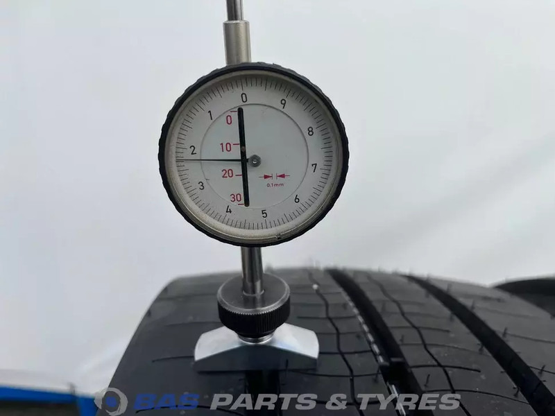 Bridgestone Bridgestone 265/70R17.5 Duravis R-Steer002 138/136 M M+S 3PMSF gebruikte set - Pneu para Camião: foto 3 Bridgestone Bridgestone 265/70R17.5 Duravis R-Steer002 138/136 M M+S 3PMSF gebruikte set - Pneu para Camião: foto 3