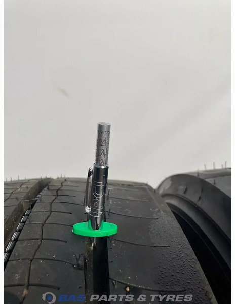 Bridgestone Bridgestone 265/70R17.5 Duravis R-Steer002 138/136 M M+S 3PMSF gebruikte set - Pneu para Camião: foto 3 Bridgestone Bridgestone 265/70R17.5 Duravis R-Steer002 138/136 M M+S 3PMSF gebruikte set - Pneu para Camião: foto 3