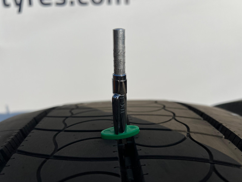 Bridgestone Bridgestone 315/70R22.5 H-STEER002 ECOPIA 156/154 M M+S 3PMSF gebruikte set - Pneu para Camião: foto 3 Bridgestone Bridgestone 315/70R22.5 H-STEER002 ECOPIA 156/154 M M+S 3PMSF gebruikte set - Pneu para Camião: foto 3