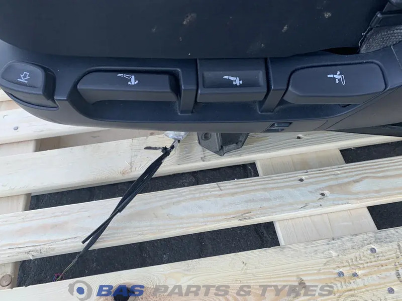 DAF CF Euro 6 Chauffeursstoel DAF 2104648 - Banco para Camião: foto 5 DAF CF Euro 6 Chauffeursstoel DAF 2104648 - Banco para Camião: foto 5