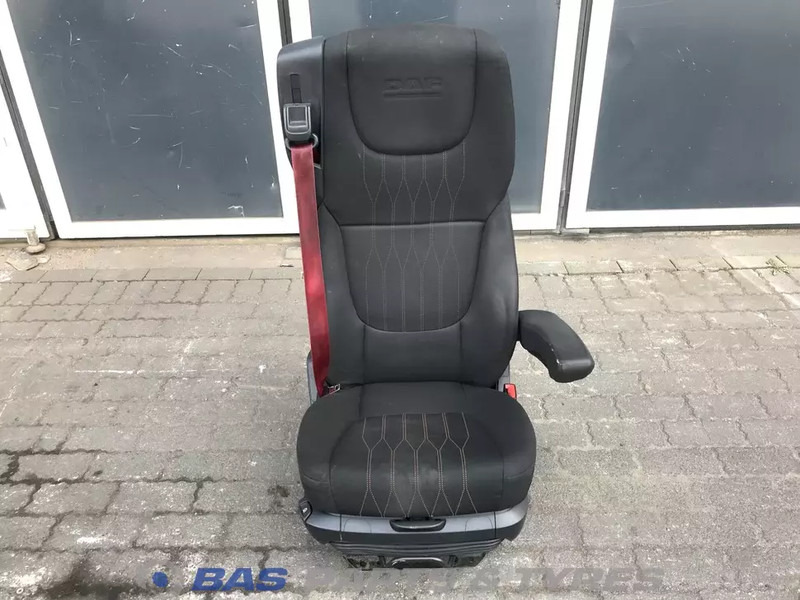 DAF CF Euro 6 Chauffeursstoel DAF 2104662 - Banco para Camião: foto 1 DAF CF Euro 6 Chauffeursstoel DAF 2104662 - Banco para Camião: foto 1