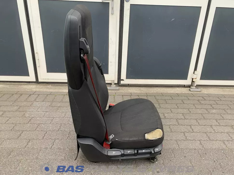 DAF CF Euro 6 Chauffeursstoel DAF 2104662 - Banco para Camião: foto 4 DAF CF Euro 6 Chauffeursstoel DAF 2104662 - Banco para Camião: foto 4