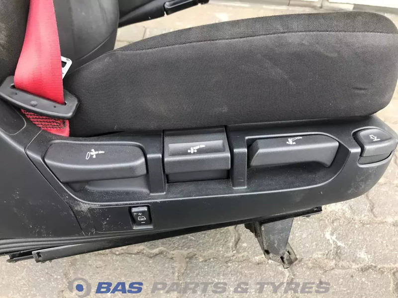 DAF CF Euro 6 Chauffeursstoel DAF 2104662 - Banco para Camião: foto 5 DAF CF Euro 6 Chauffeursstoel DAF 2104662 - Banco para Camião: foto 5