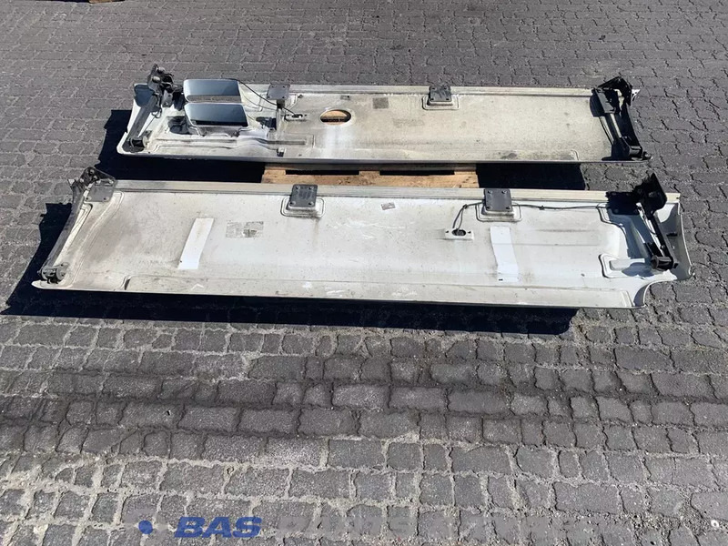 DAF XF105 Sideskirt Set DAF 1655062 - Carroceria e exterior para Camião: foto 2 DAF XF105 Sideskirt Set DAF 1655062 - Carroceria e exterior para Camião: foto 2