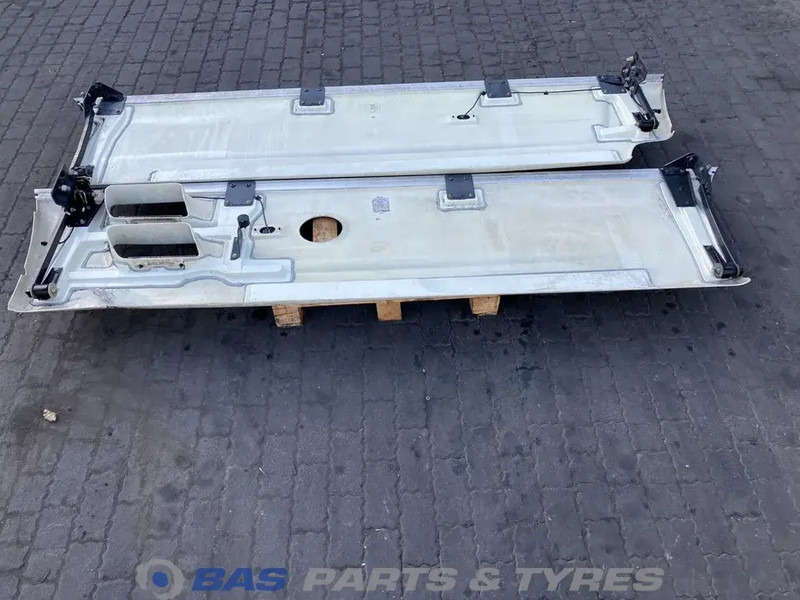 DAF XF105 Sideskirt Set DAF 1655062 - Carroceria e exterior para Camião: foto 4 DAF XF105 Sideskirt Set DAF 1655062 - Carroceria e exterior para Camião: foto 4