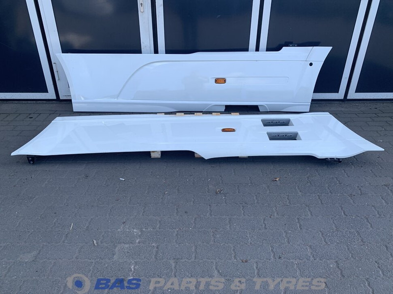 DAF XF106 - Carroceria e exterior para Camião: foto 1 DAF XF106 - Carroceria e exterior para Camião: foto 1