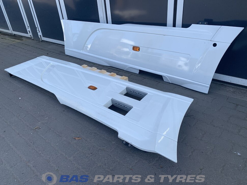 DAF XF106 - Carroceria e exterior para Camião: foto 3 DAF XF106 - Carroceria e exterior para Camião: foto 3