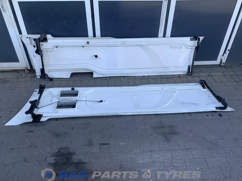 DAF XF106 Sideskirt Set DAF 1903109 - Carroceria e exterior para Camião: foto 4 DAF XF106 Sideskirt Set DAF 1903109 - Carroceria e exterior para Camião: foto 4