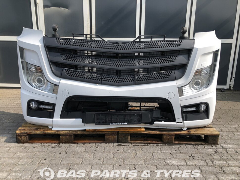 Mercedes-Benz Actros MP4 - Para-choque para Camião: foto 1 Mercedes-Benz Actros MP4 - Para-choque para Camião: foto 1