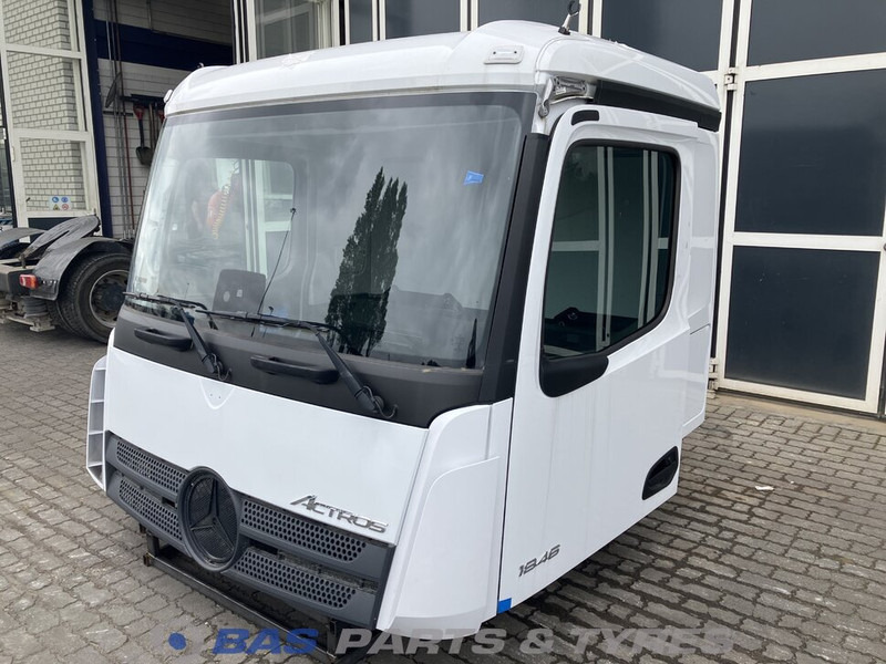 Mercedes-Benz Actros MP5 Mercedes ClassicSpace M-cab L1EH1 A 000 600 01 01 - Cabine e interior para Camião: foto 1 Mercedes-Benz Actros MP5 Mercedes ClassicSpace M-cab L1EH1 A 000 600 01 01 - Cabine e interior para Camião: foto 1
