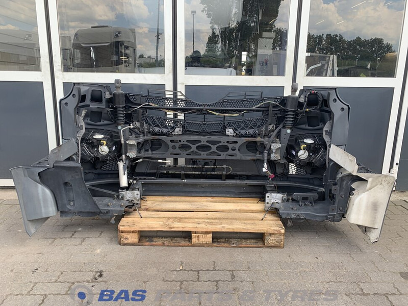 Mercedes-Benz Antos MP4 - Para-choque para Camião: foto 4 Mercedes-Benz Antos MP4 - Para-choque para Camião: foto 4