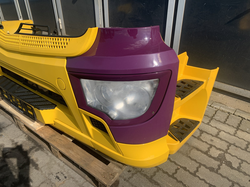 Mercedes-Benz Antos MP4 - Para-choque para Camião: foto 2 Mercedes-Benz Antos MP4 - Para-choque para Camião: foto 2