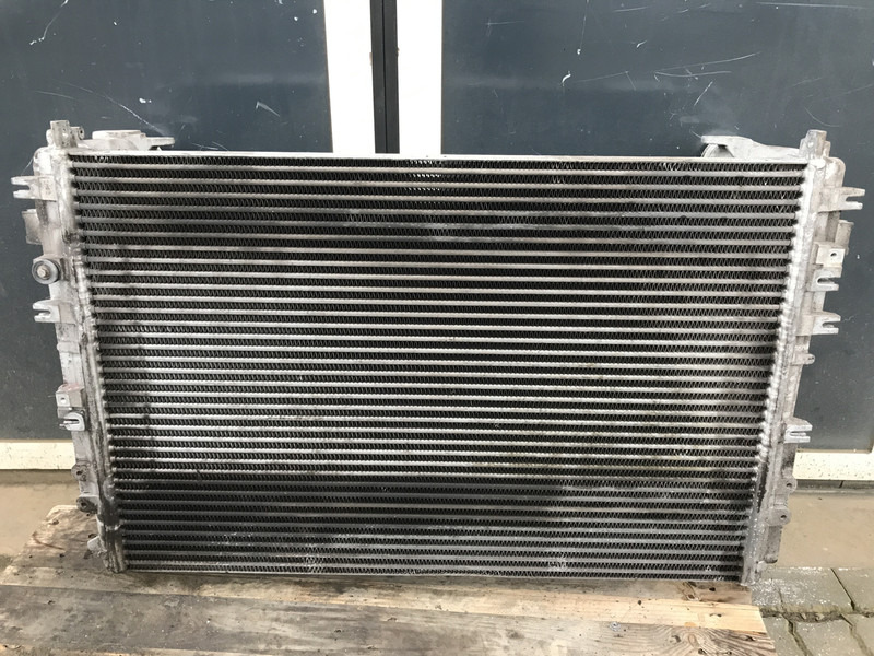 Mercedes-Benz Antos MP4 - Intercooler para Camião: foto 2 Mercedes-Benz Antos MP4 - Intercooler para Camião: foto 2