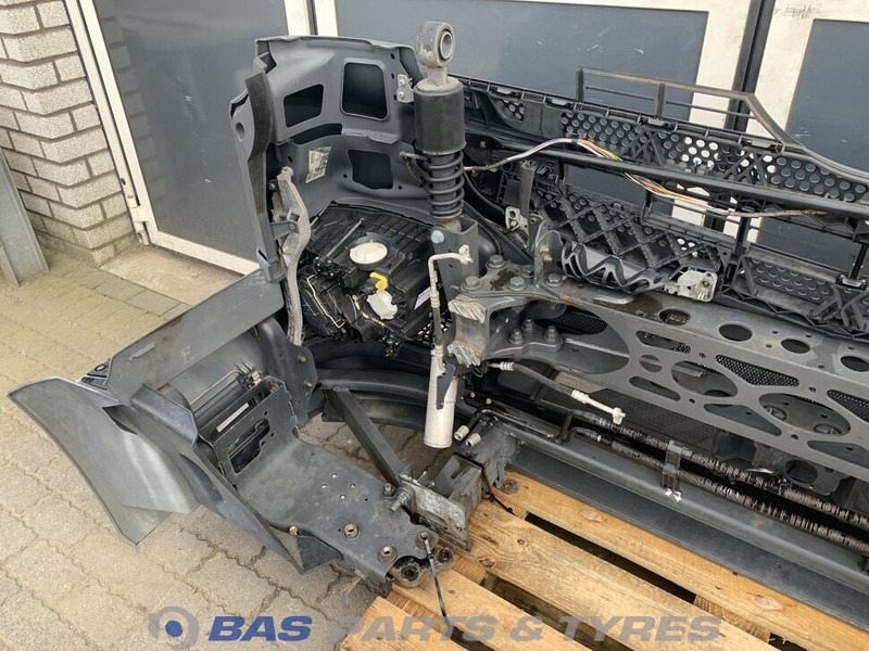 Mercedes-Benz Antos MP4 - Para-choque para Camião: foto 5 Mercedes-Benz Antos MP4 - Para-choque para Camião: foto 5