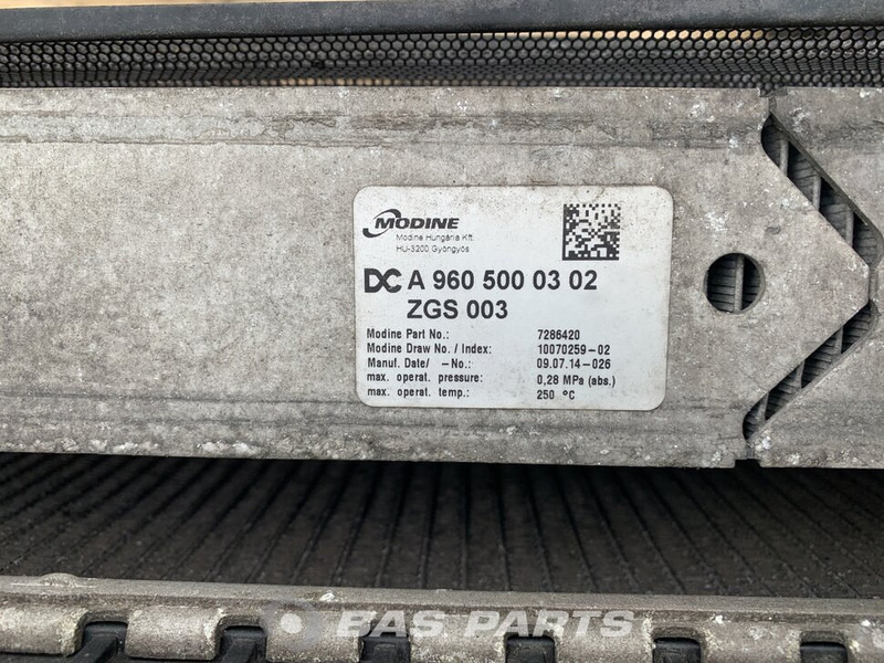 Mercedes-Benz Antos MP4 Koelerpakket Mercedes OM470LA A 960 500 28 01 - Radiador para Camião: foto 3 Mercedes-Benz Antos MP4 Koelerpakket Mercedes OM470LA A 960 500 28 01 - Radiador para Camião: foto 3
