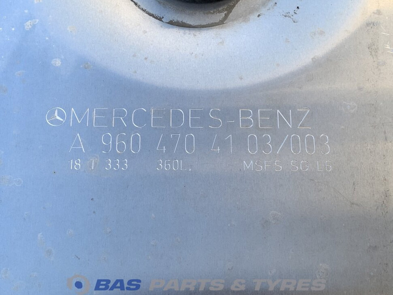 Mercedes-Benz  - Tanque de combustível para Camião: foto 5 Mercedes-Benz  - Tanque de combustível para Camião: foto 5