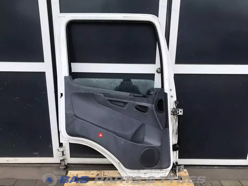 Mercedes-Benz - Porta e peças para Camião: foto 2 Mercedes-Benz - Porta e peças para Camião: foto 2