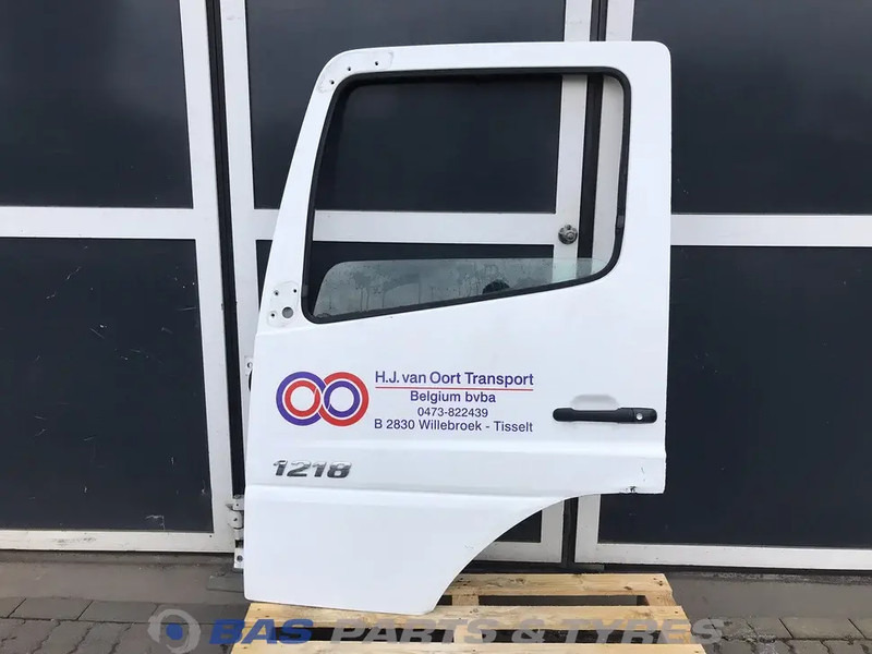 Mercedes-Benz - Porta e peças para Camião: foto 1 Mercedes-Benz - Porta e peças para Camião: foto 1