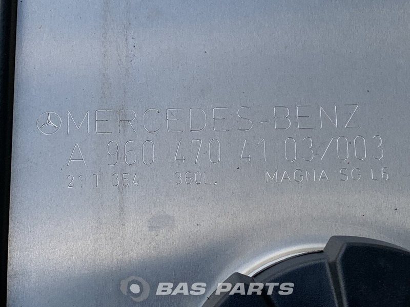 Mercedes-Benz  - Tanque de combustível para Camião: foto 5 Mercedes-Benz  - Tanque de combustível para Camião: foto 5
