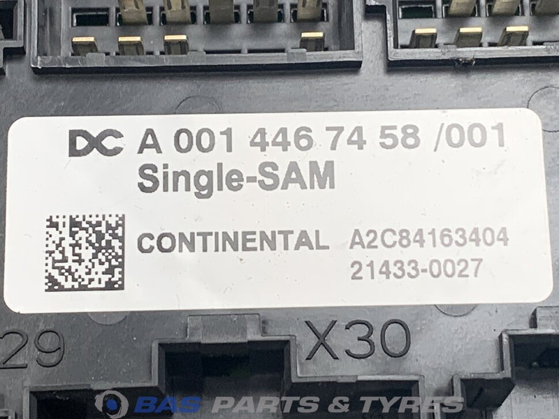 Mercedes-Benz Zekeringkast Mercedes A 001 446 20 58 - Centralina electrónica para Camião: foto 3 Mercedes-Benz Zekeringkast Mercedes A 001 446 20 58 - Centralina electrónica para Camião: foto 3