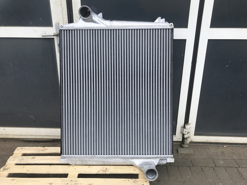 Renault - Intercooler para Camião: foto 1 Renault - Intercooler para Camião: foto 1