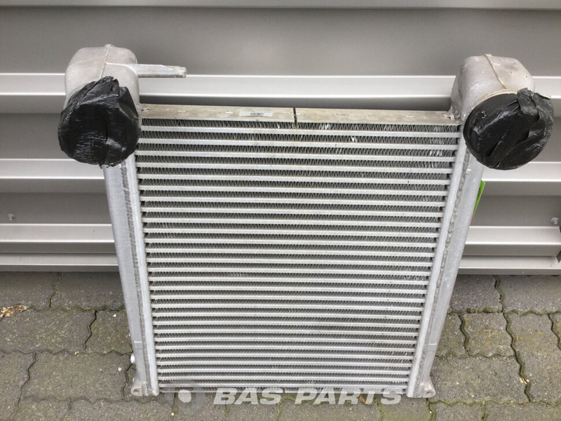Renault - Intercooler para Camião: foto 1 Renault - Intercooler para Camião: foto 1