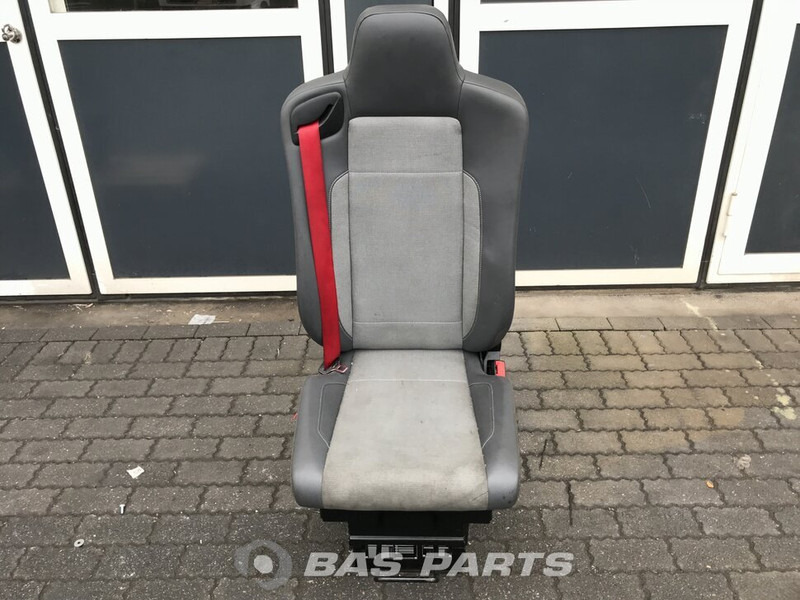 Renault T-Serie Bijrijdersstoel Renault 7421615420 - Banco para Camião: foto 1 Renault T-Serie Bijrijdersstoel Renault 7421615420 - Banco para Camião: foto 1