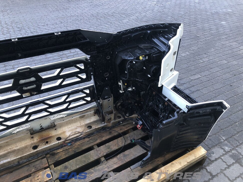 Renault T-Serie Bumper Renault 7423309367 - Para-choque para Camião: foto 5 Renault T-Serie Bumper Renault 7423309367 - Para-choque para Camião: foto 5