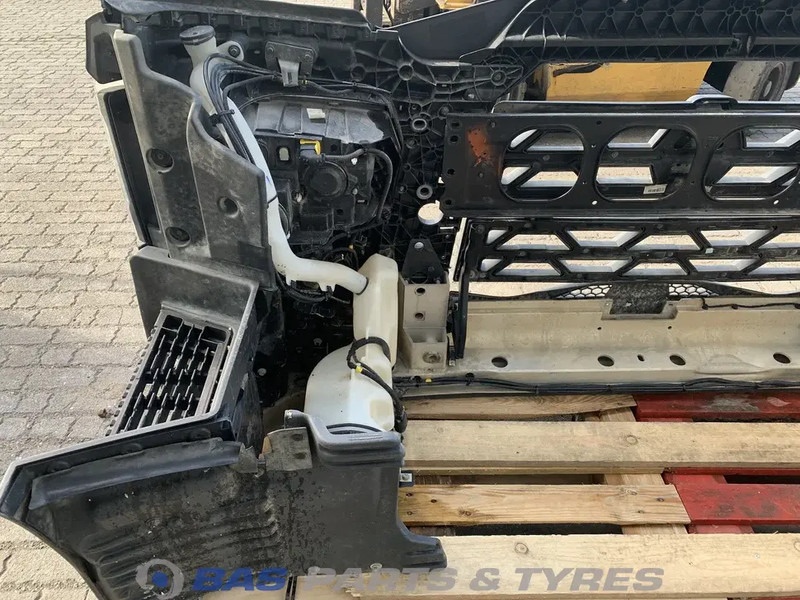 Renault T-Serie Bumper Renault 7482291437 - Para-choque para Camião: foto 4 Renault T-Serie Bumper Renault 7482291437 - Para-choque para Camião: foto 4