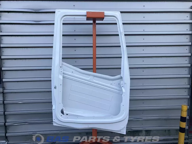 Renault T-Serie Portier Links Renault 7482702620 - Porta e peças para Camião: foto 2 Renault T-Serie Portier Links Renault 7482702620 - Porta e peças para Camião: foto 2