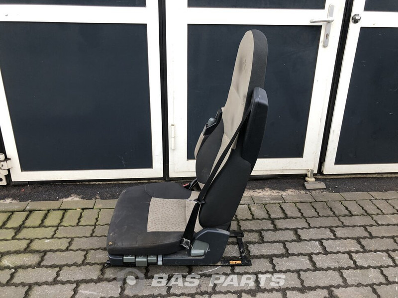 Renault Zitting Renault 5010605596 - Carroceria e exterior para Camião: foto 2 Renault Zitting Renault 5010605596 - Carroceria e exterior para Camião: foto 2