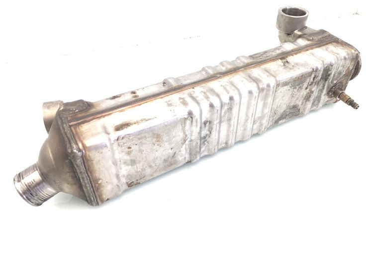 Volvo EGR koeler Volvo 20772309 - Radiador EGR para Camião: foto 3 Volvo EGR koeler Volvo 20772309 - Radiador EGR para Camião: foto 3