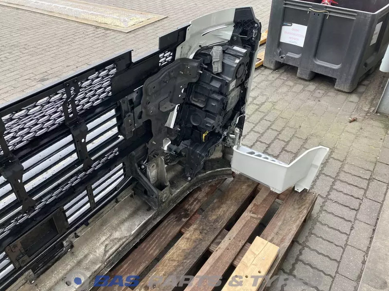 Volvo FH4 Bumper Volvo 78670304 - Para-choque para Camião: foto 4 Volvo FH4 Bumper Volvo 78670304 - Para-choque para Camião: foto 4