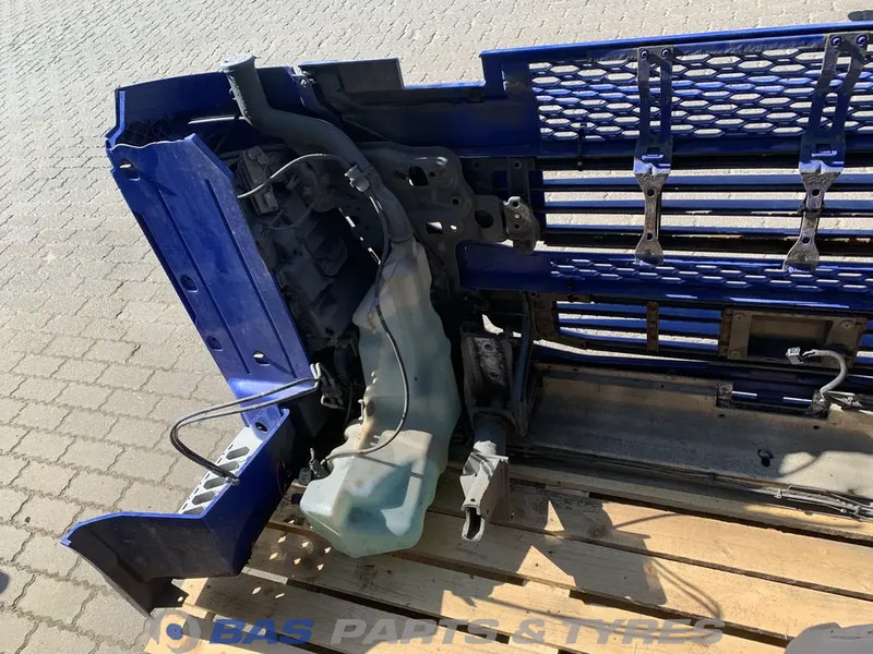 Volvo FH4 Bumper Volvo 84049560 - Para-choque para Camião: foto 4 Volvo FH4 Bumper Volvo 84049560 - Para-choque para Camião: foto 4