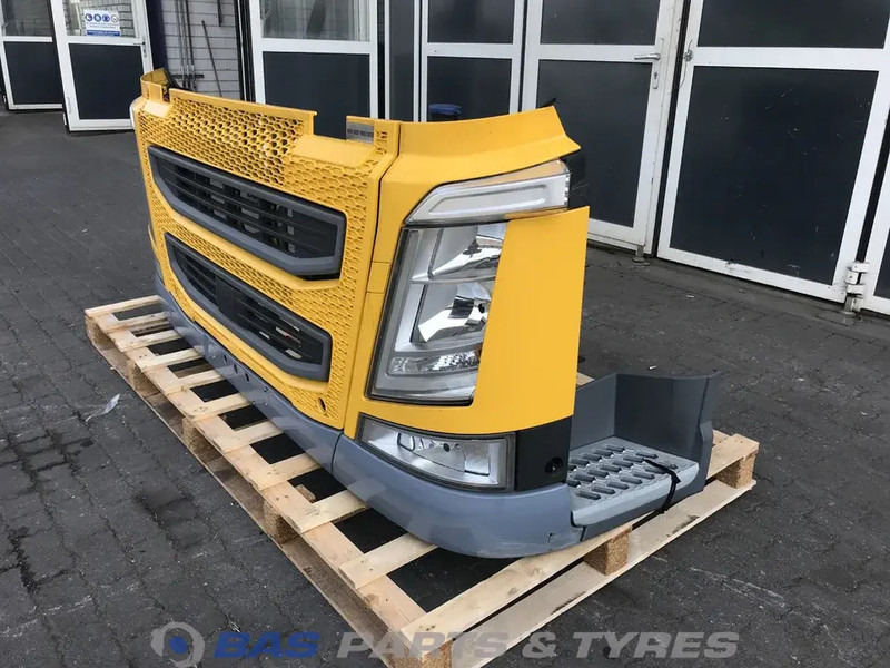 Volvo FH4 - Para-choque para Camião: foto 2 Volvo FH4 - Para-choque para Camião: foto 2