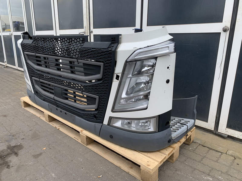 Volvo FH4 - Para-choque para Camião: foto 2 Volvo FH4 - Para-choque para Camião: foto 2