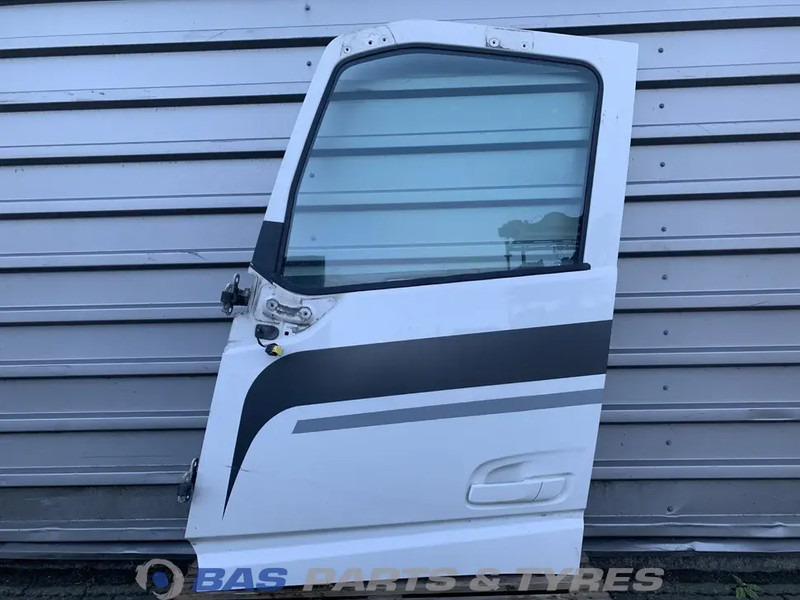 Volvo FH4 - Porta e peças para Camião: foto 2 Volvo FH4 - Porta e peças para Camião: foto 2