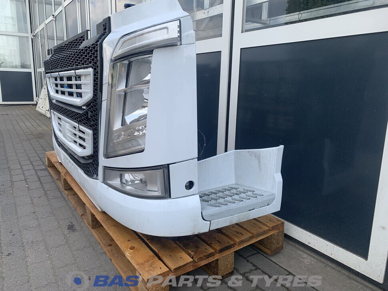 Volvo FH4 - Para-choque para Camião: foto 2 Volvo FH4 - Para-choque para Camião: foto 2