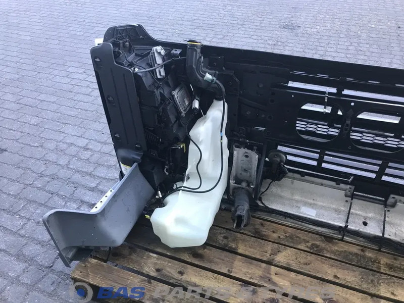 Volvo FM4 Bumper Volvo 84086799 - Para-choque para Camião: foto 4 Volvo FM4 Bumper Volvo 84086799 - Para-choque para Camião: foto 4