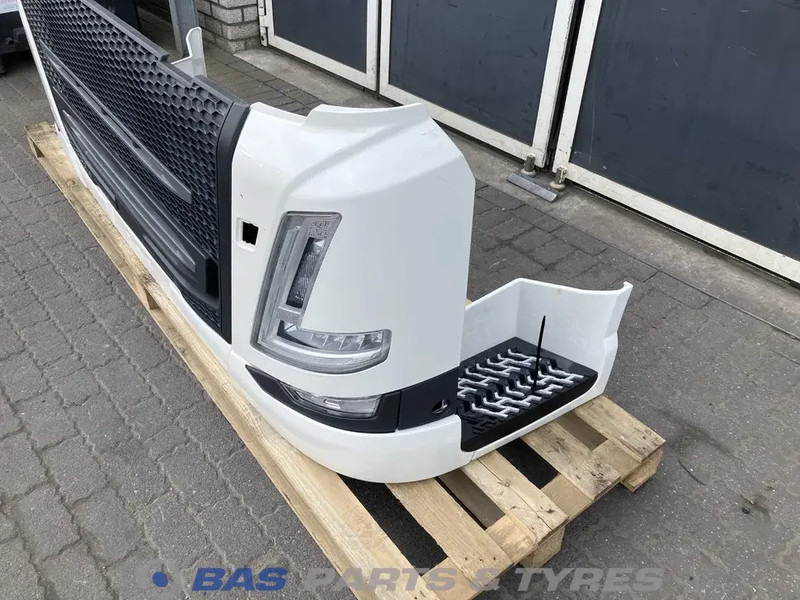 Volvo FM5 - Para-choque para Camião: foto 2 Volvo FM5 - Para-choque para Camião: foto 2
