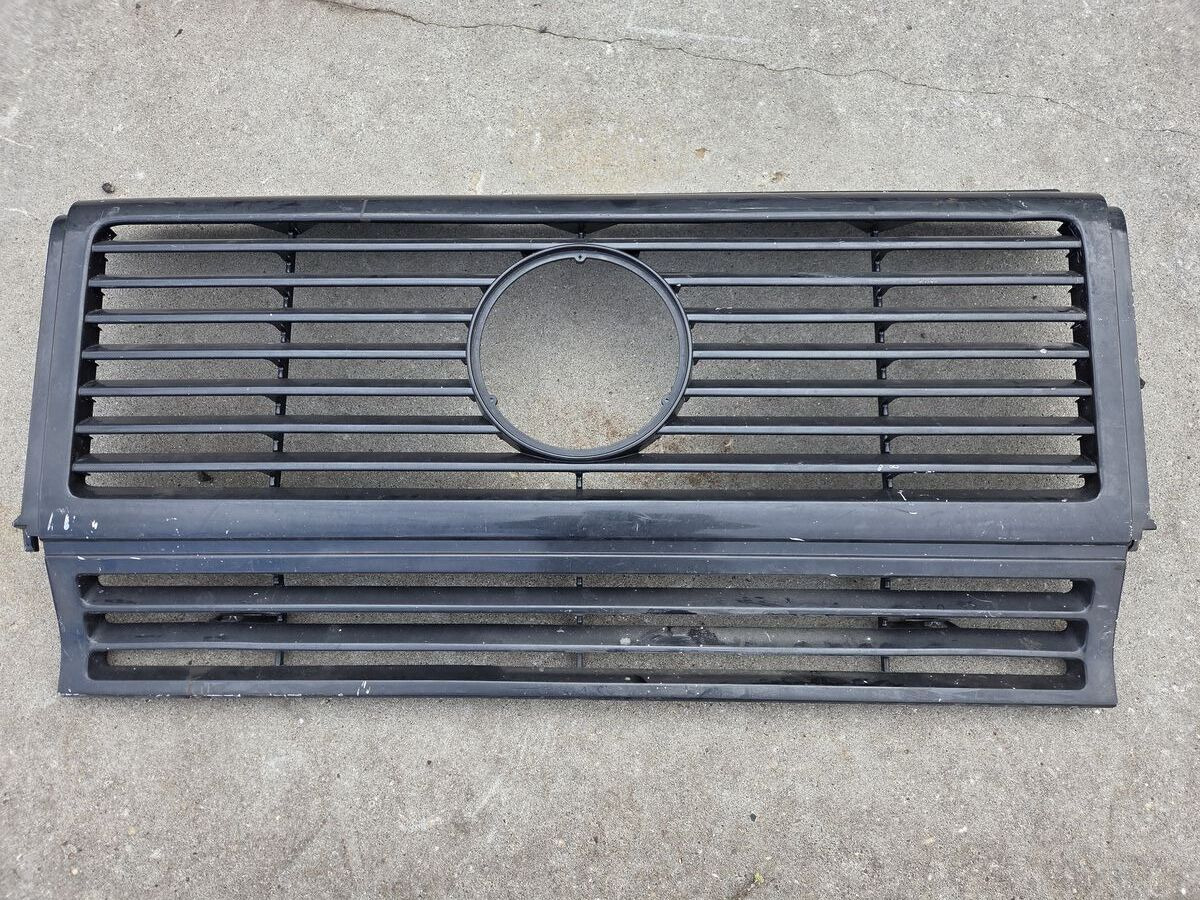 W463 Grill grijs Mercedes-Benz voor auto - Grade radiador para Automóvel: foto 1 W463 Grill grijs Mercedes-Benz voor auto - Grade radiador para Automóvel: foto 1