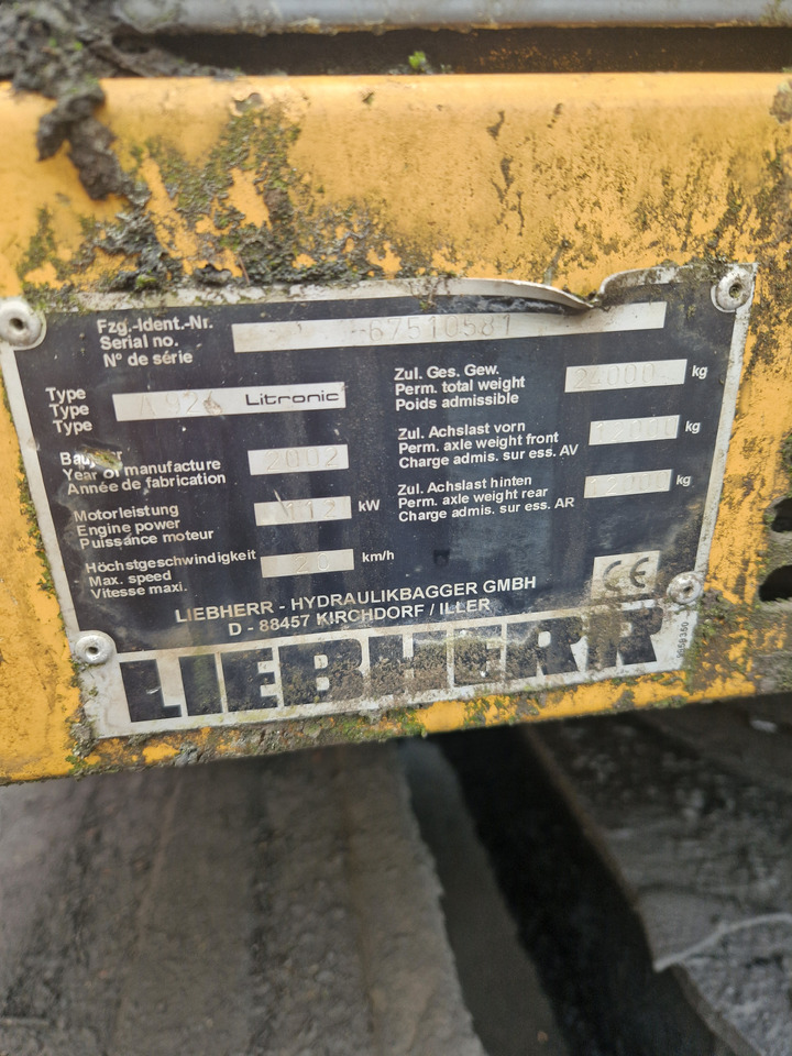 LIEBHERR A924C 675-10581 (2002) - Manipulador de material: foto 2 LIEBHERR A924C 675-10581 (2002) - Manipulador de material: foto 2