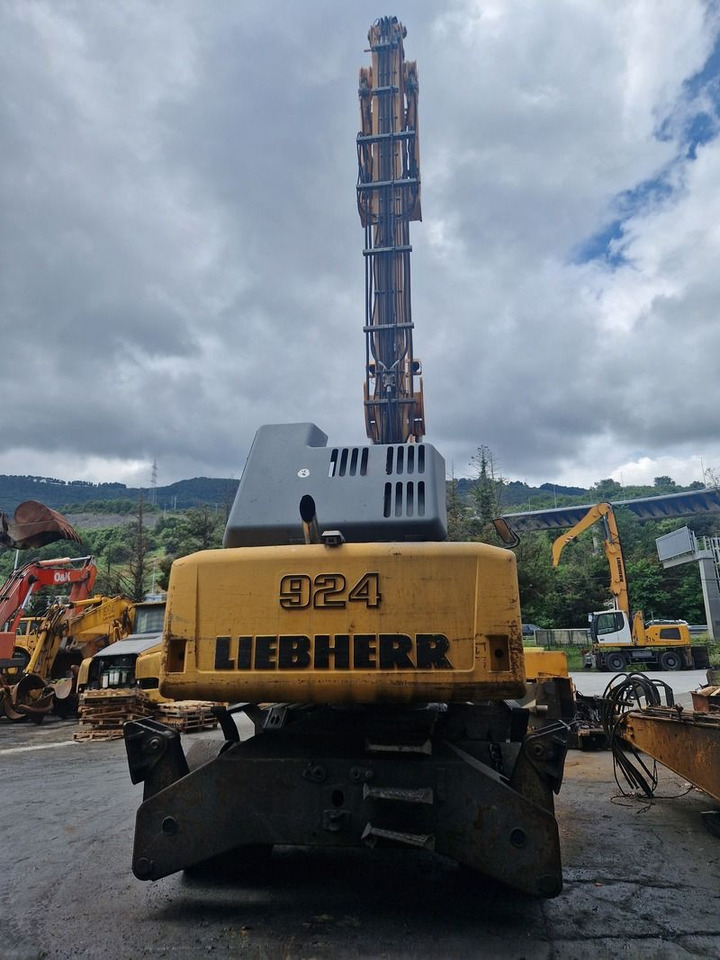 LIEBHERR A924C - Manipulador de material: foto 2 LIEBHERR A924C - Manipulador de material: foto 2
