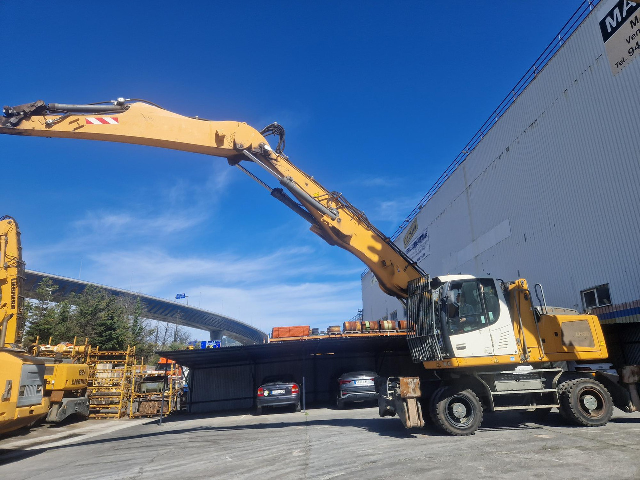 LIEBHERR LH30M - Manipulador de material: foto 2 LIEBHERR LH30M - Manipulador de material: foto 2