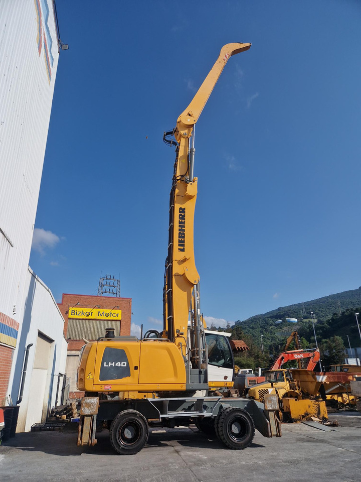 LIEBHERR LH40M - Manipulador de material: foto 1 LIEBHERR LH40M - Manipulador de material: foto 1