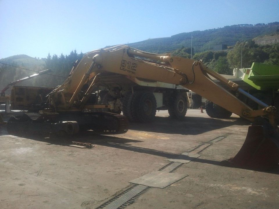 LIEBHERR R912LI - Escavadora de rastos: foto 2 LIEBHERR R912LI - Escavadora de rastos: foto 2