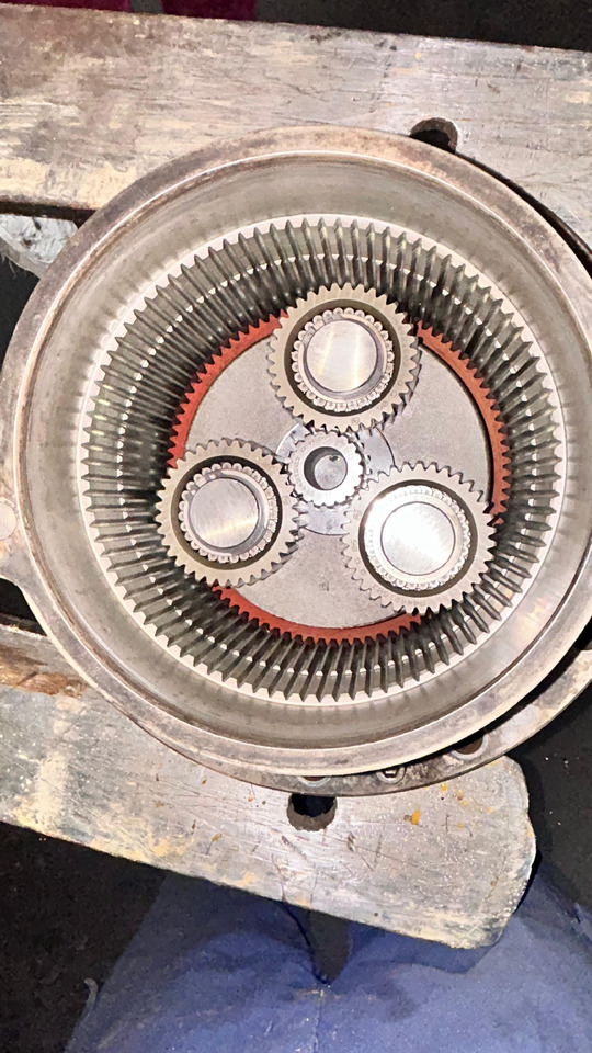 REDUCTOR GIRO SAT 225-220 - Motor de giro para Máquina de construção: foto 5 REDUCTOR GIRO SAT 225-220 - Motor de giro para Máquina de construção: foto 5