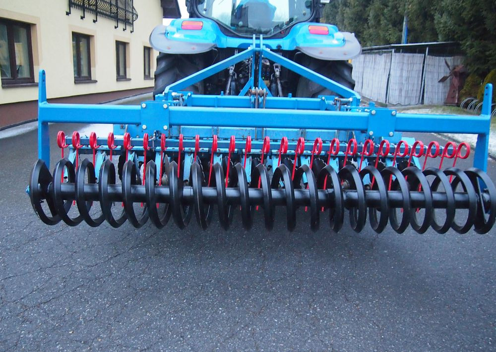 Brona talerzowa Rabe Werk RABE WERK Fielo biro 3000 2006 Brona talerzowa RABE - Grades de discos: foto 2 Brona talerzowa Rabe Werk RABE WERK Fielo biro 3000 2006 Brona talerzowa RABE - Grades de discos: foto 2